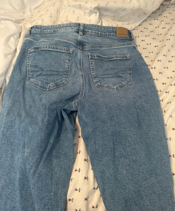 American Eagle Outfitters - Image 2