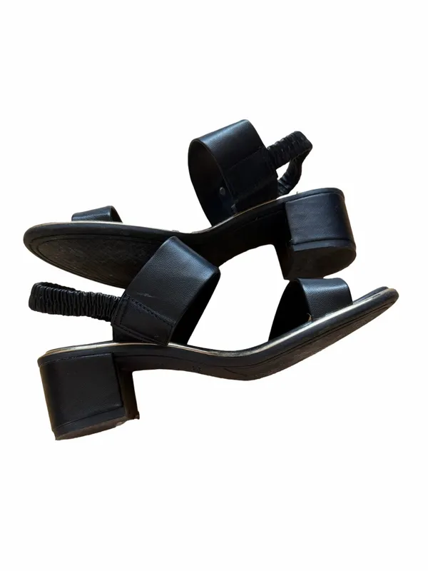 Beira Rio Black Women's Low Block Heel Sandals - Image 5