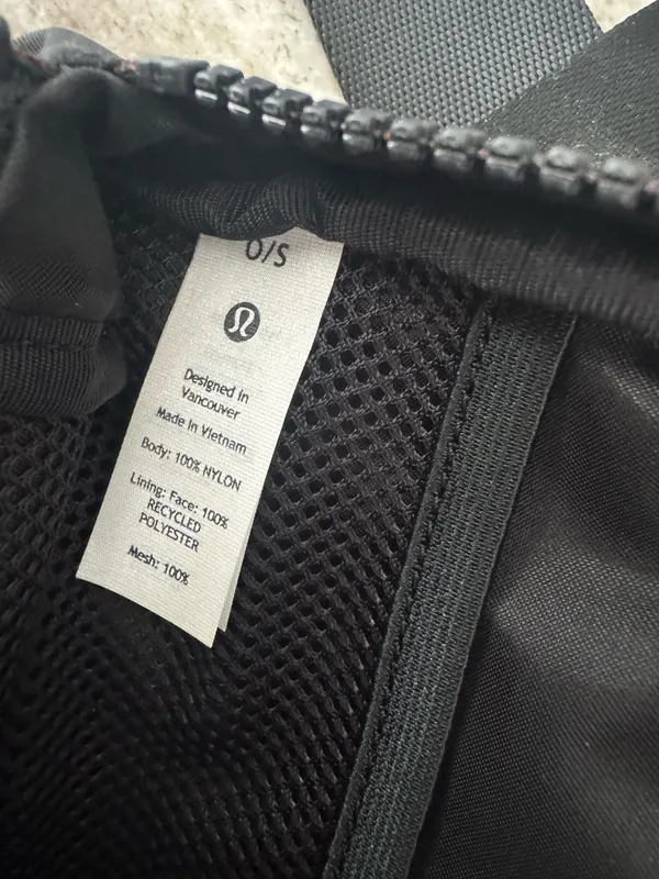 Lululemon Everywhere Belt Bag 1L - Image 4
