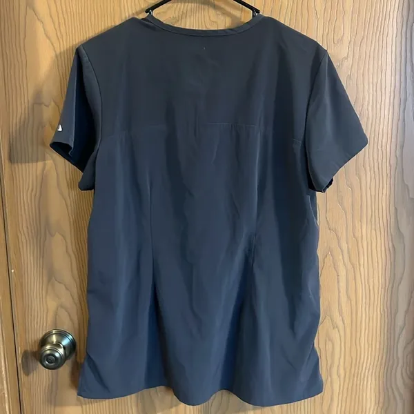 Elevate by IRG Women’s Pewter Gray V Neck Scrub Top Large‎ - Image 5