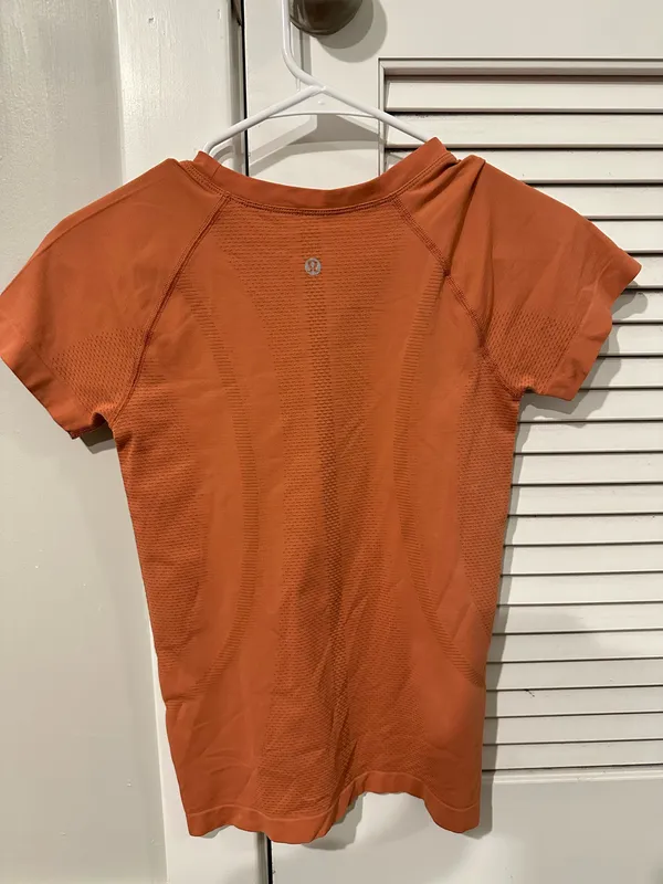 Lululemon top - Image 2
