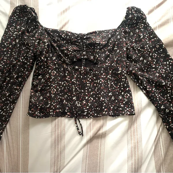 Abercrombie and Fitch Women Blouse Cropped Top Long Balloon Sleeve V-neck Size M - Image 2