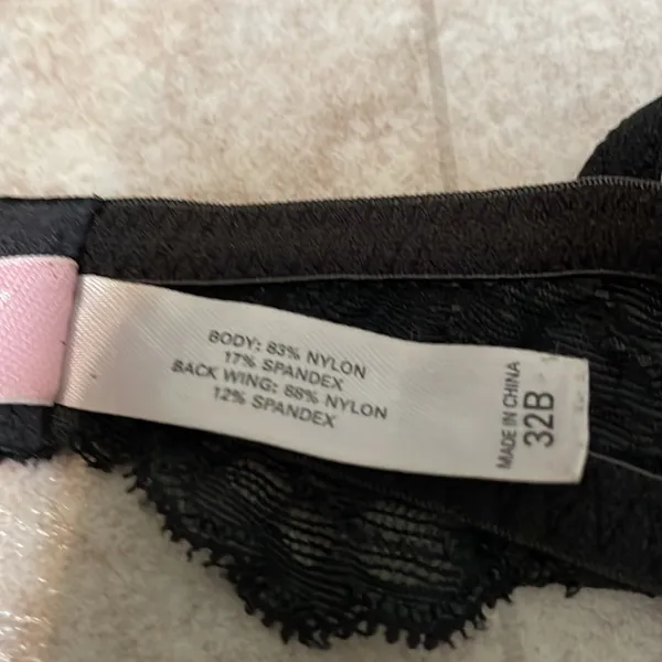 Victoria’s Secret Black Lace Bra - Image 5
