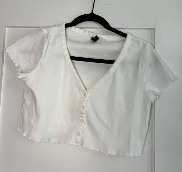 H&M Cropped Button Down Shirt - Image 2