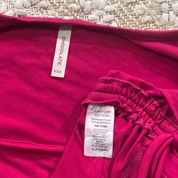 Modern Pink Top with Ruched Detail, Size XL By Chocolate - Image 5