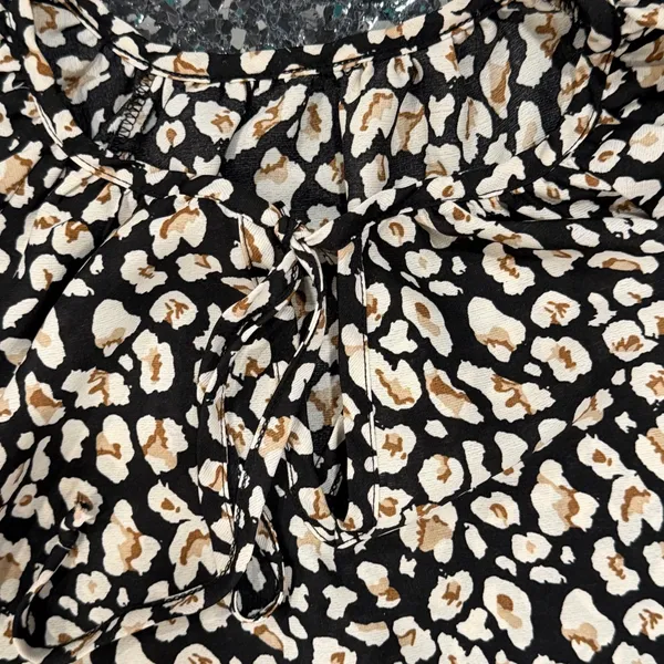 Women’s Medium Short Sleeve Polyester Top Blouse - Image 3