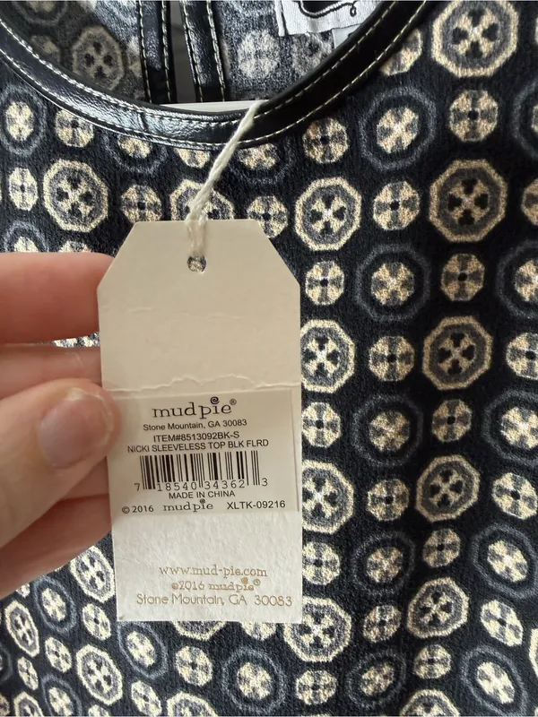 Mud Pie Black and Cream Sleeveless Geometric tunic shirt size small - Image 5
