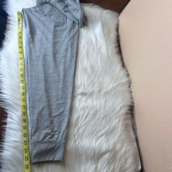 GapFit Brushed Tech Jersey Joggers Gray Size XS - Image 6