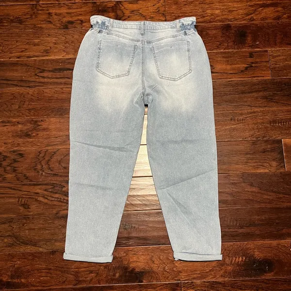 Plus size jeans Size 17, cute and high waisted. - Image 2