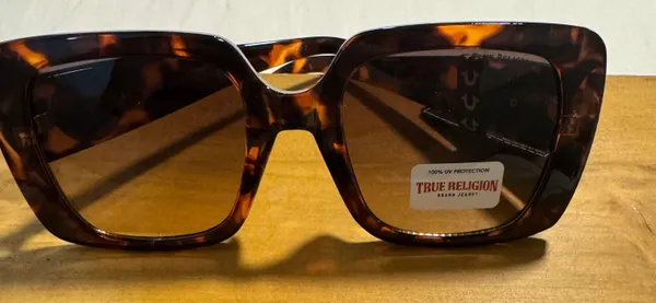 True Religion Sunglasses Oversized - Image 5
