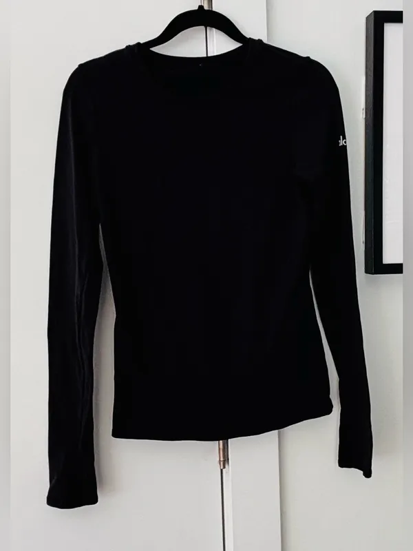 Alo Yoga Black Airbrush Winter Warm Nocturne Long Sleeve size medium - Image 3