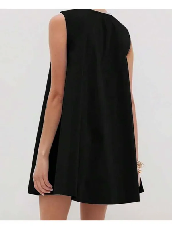 BLACK Ruched Scoopneck Pocketed Shift Dress Size Medium NEW NWOT - Image 3