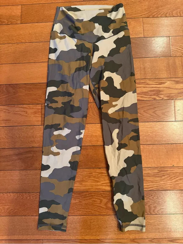 OFFLINE by Aerie Real Me High Waisted Camo Leggings - Medium (EUC) - Image 2