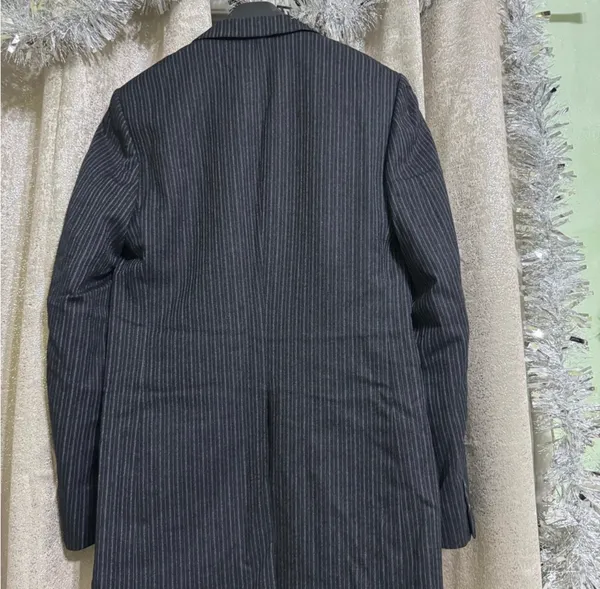 Elegant Charcoal Pinstripe Men's Blazer - Image 3