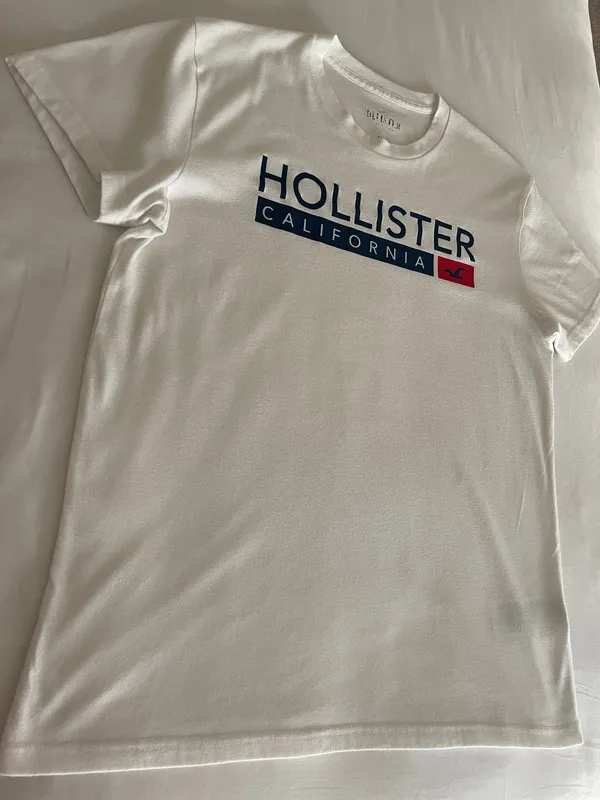 Hollister Graphic Tee - Pre-owned Casual T-Shirt - Image 3