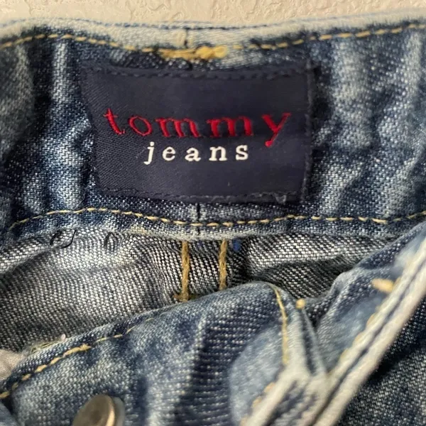 Tommy Hilfiger Tommy jeans vintage y2k shorts - Image 2