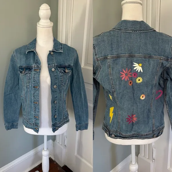Old Navy‎ Classic Jean Jacket Medium Wash Painted Floral Back Size Small - Image 2
