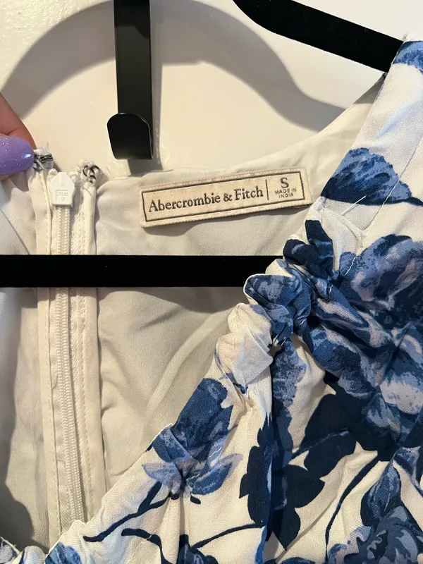 Abercrombie & Fitch blue and white floral mini dress - Image 3