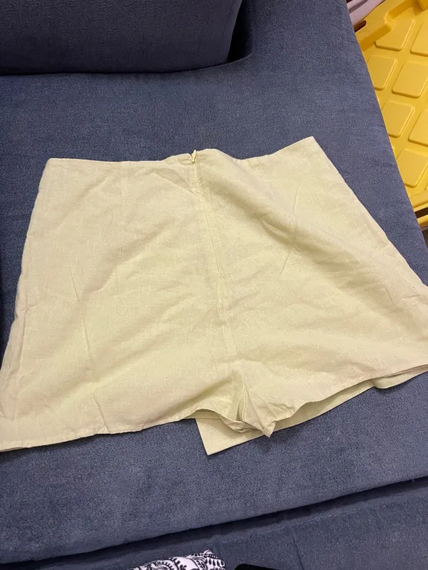 Anthropologie  Flat White Button Wrap Mini Skort - Image 8