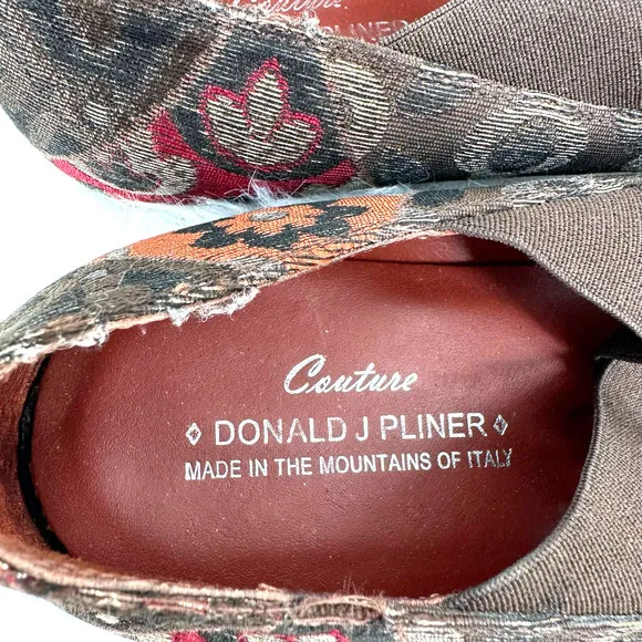 Donald J Pliner Couture Italian flats size 6.5 M damaged‎ soles - Image 5