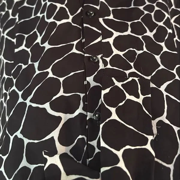 White House Black Market Black and White Tie Front Cap Sleeve Blouse - Image 3