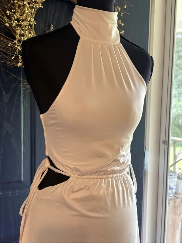 Oh Polly White Halter Neck with Side Cutouts and Ties. Size 6 - Image 3