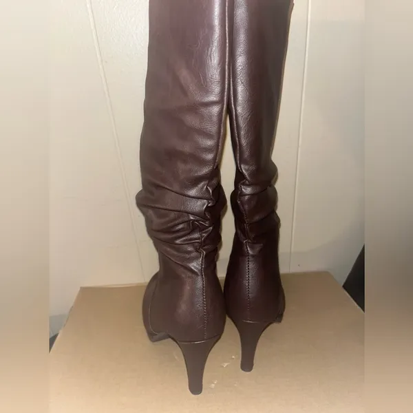 New brown ruched heel boots Size 9 - Image 5