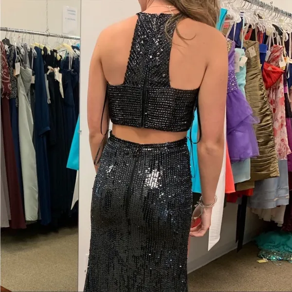 Sherri Hill Style 51662 High Slit Two Piece Sequin Dress Size 6 - Image 5