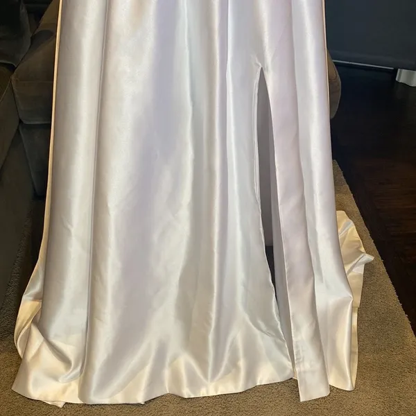Women’s White Satin Full Length Prom Party Dress Corset Back Size 2 NWOT - Image 3