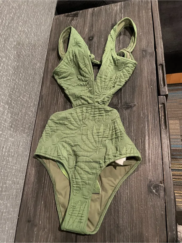 NWT Farm Rio Green Copabanana Matelasse One Piece Swimsuit S - Image 4