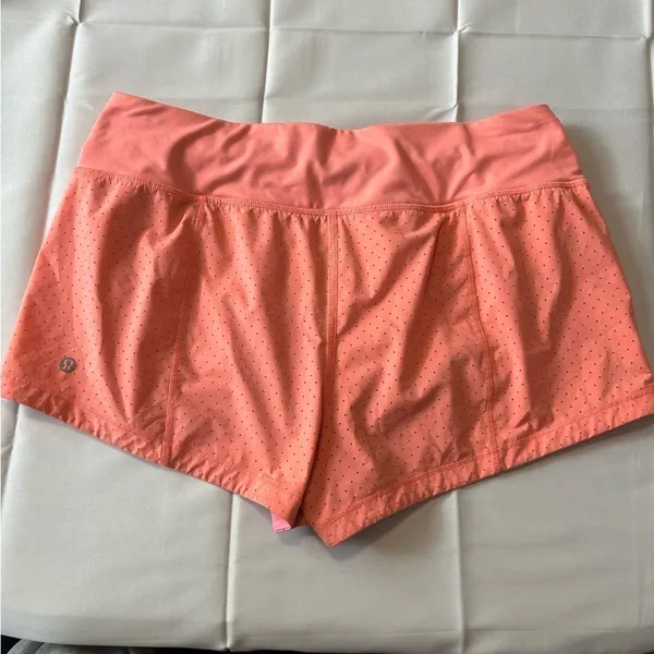 Lululemon Final Lap Short 2.5" Pop Orange Lined Eyelet Athletic Shorts Size 10 - Image 4