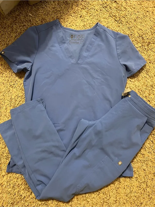 Figs Scrub Set - Image 4