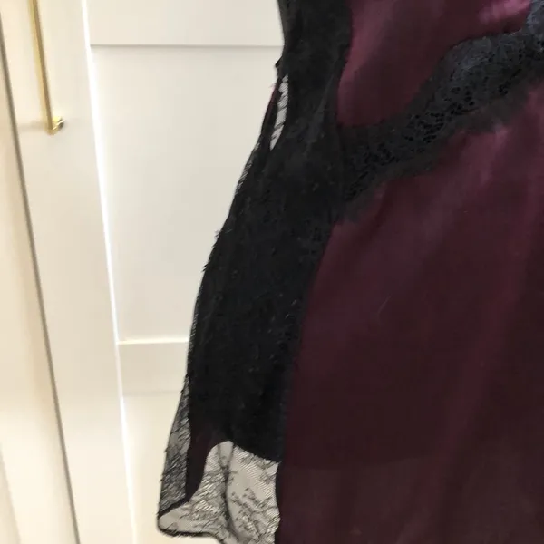 Victoria's Secret silky slip with BLK lace sides - Image 3