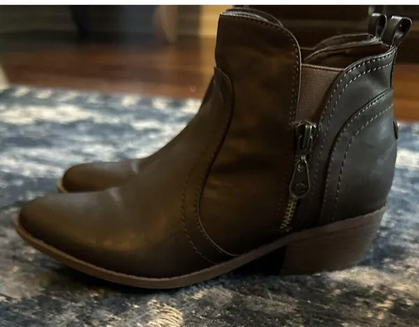 G By Guess Bootie Womens 6.5 Heel Side Zip Ankle Boots Brown Faux Leather - Image 2