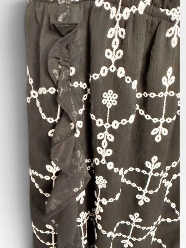 CeCe Black And White Embroidered Ruffle Half Sleeve Dress SZ 12 - Image 4