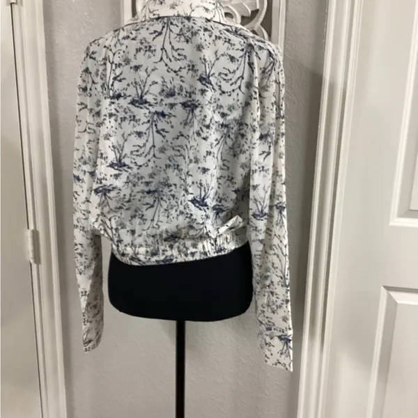 Lush blouse with gathered waist. - Image 4