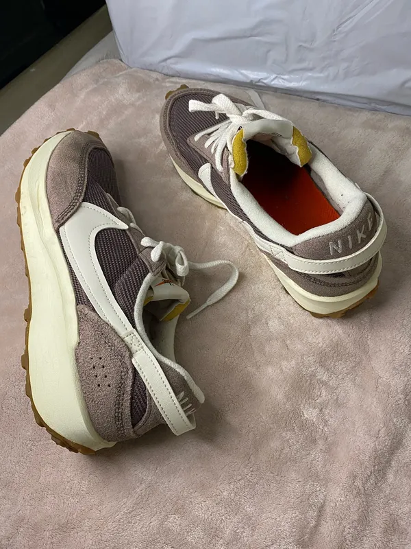 Nike Wafle Debut Vintage Women Running Shoes Size 9.5 - Image 5