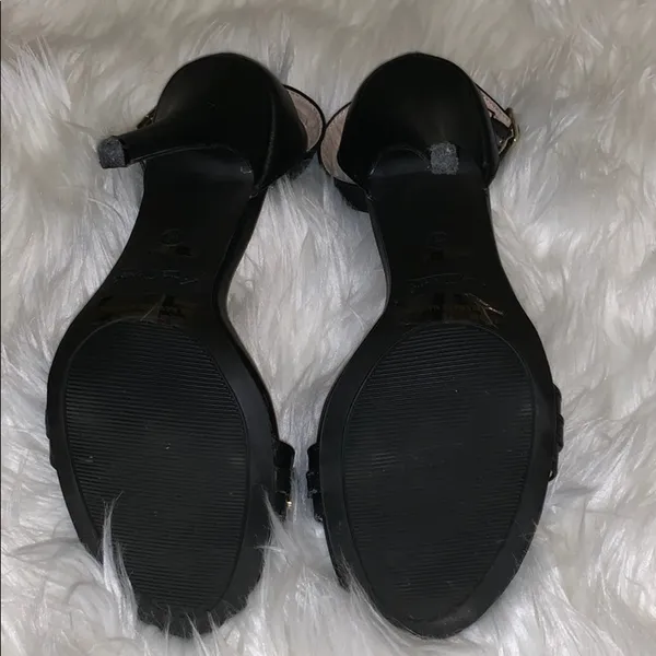 Black pumps Size 7.5 - Image 3