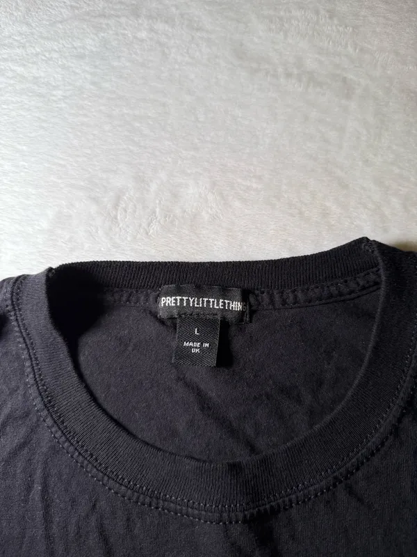Pretty Little Thing black crop tshirt - Image 2