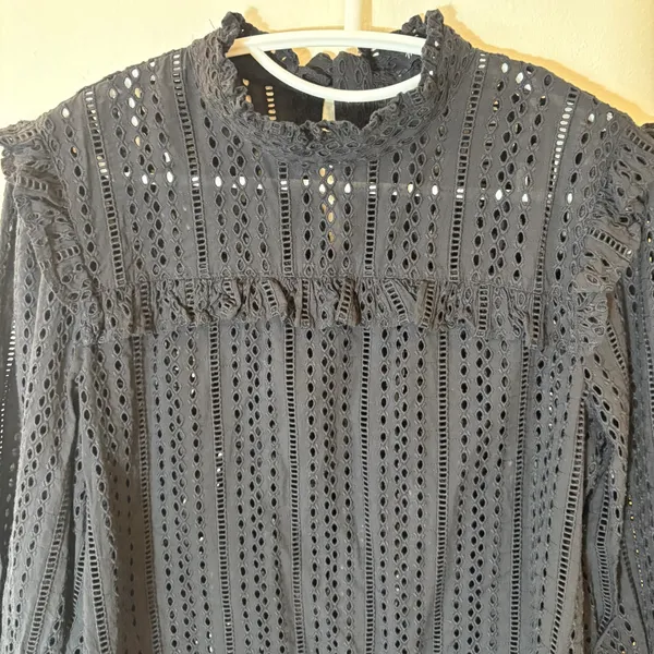 Madewell Eyelet‎ Mockneck Ruffle Top Size Small - Image 2