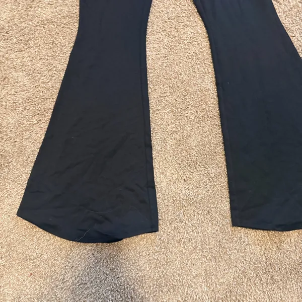 NWT REVOLVE 525 pull on women's high waisted flare leggings size medium black - Image 5