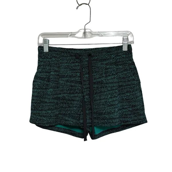Lululemon Spring Break Away Shorts II in Hunter Green Mini Trax - Size 6 - Image 4