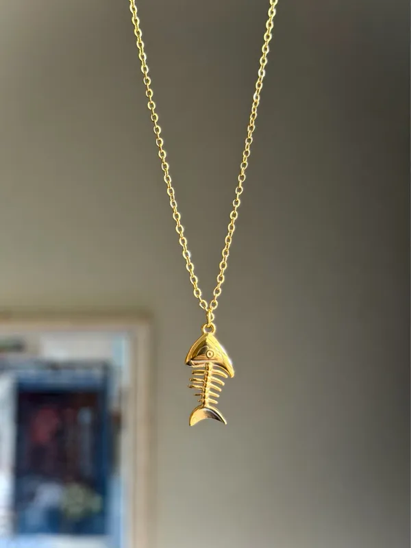Handmade gold tone stainless steel fish necklace 🐟🌀 - Image 2