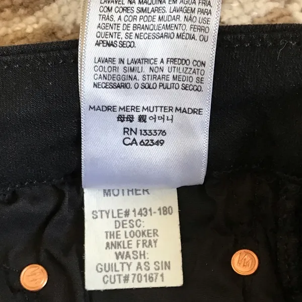 NWOT Mother Looker Ankle Fray Jeans in Guilty As Sin Distressed - Image 11