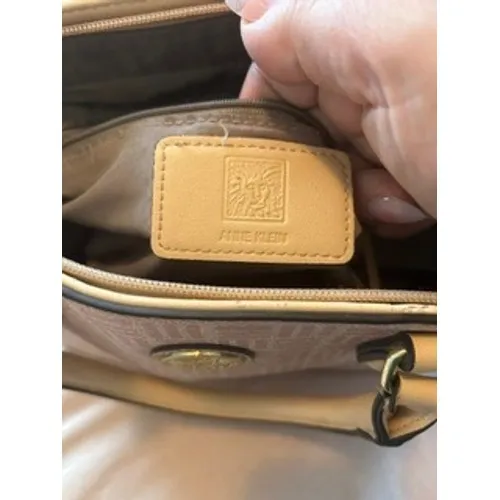 Anne Klein Satchel Handbag Pink Cream Logo Print Lion Medallion Top Handle Bag - Image 6