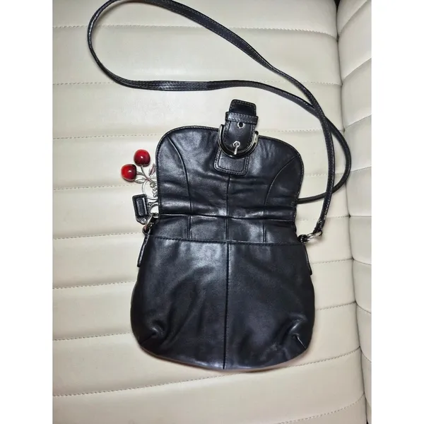 Vintage COACH Soho Leather Crossbody Bag Black Purse Flap Buckle With Charm Y2K - Image 13