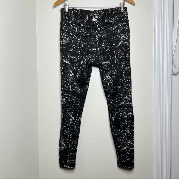 Reebok Speedwick Splatter Print Leggings Women’s SZ Large Black Gray 26” inseam - Image 6