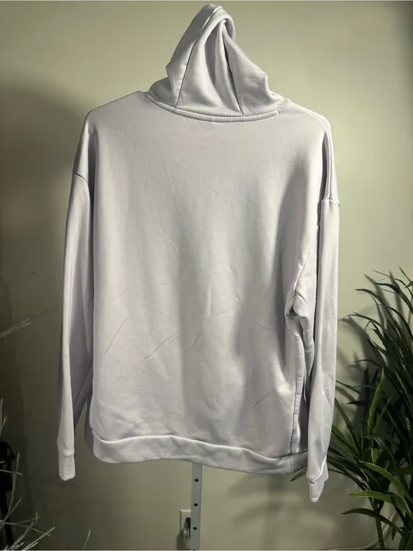 N249. Nike Women’s Lightweight Lavender Hoodie Sweatshirt - Image 4