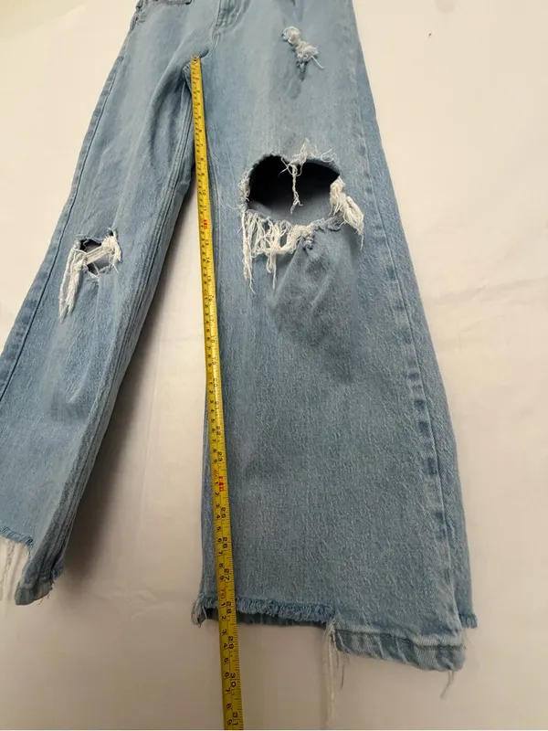 Wrangler Women Light Wash Distressed Mid Rise Loose Straight Sz 6 28x30(A876) - Image 6