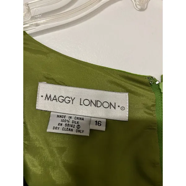 Maggy London Vintage 100% Silk Lime Green Sheath Dress Short Sleeve Size 16 - Image 4
